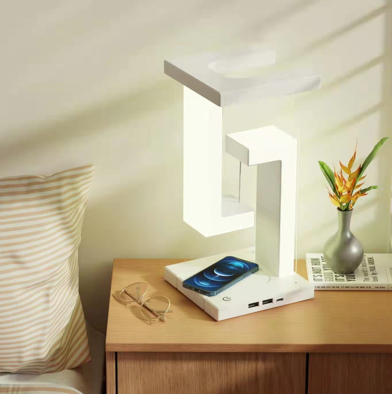 Creative Smartphone Wireless Charging Table Lamp